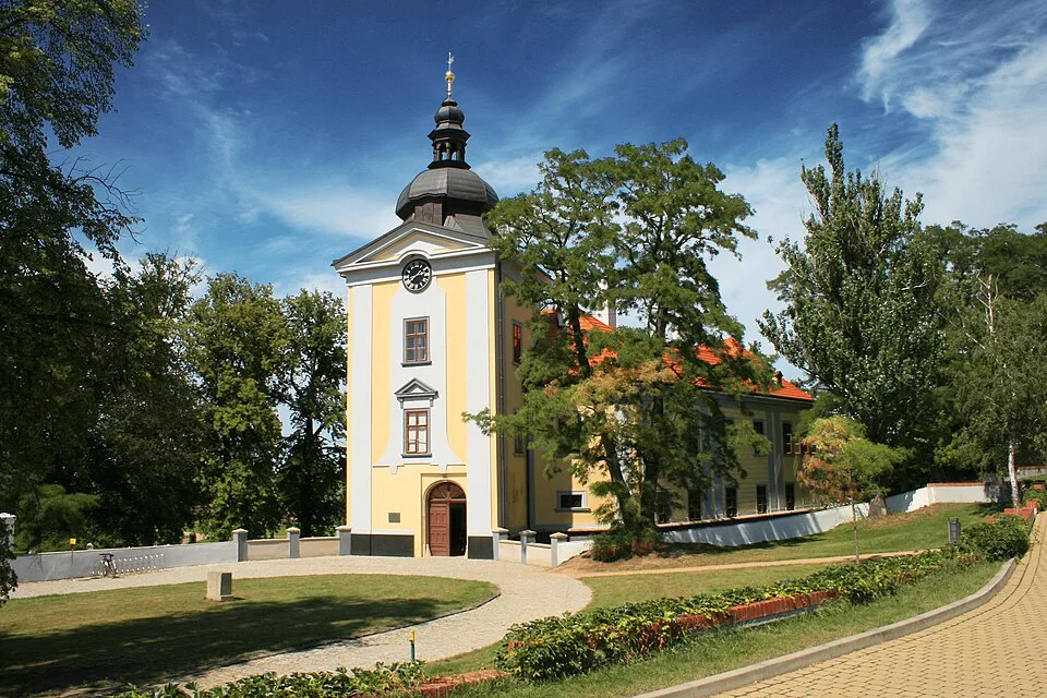 Ctěnice Castle