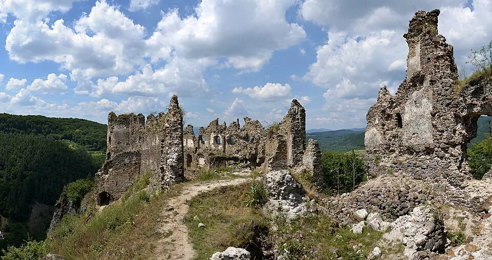 Šášov Castle