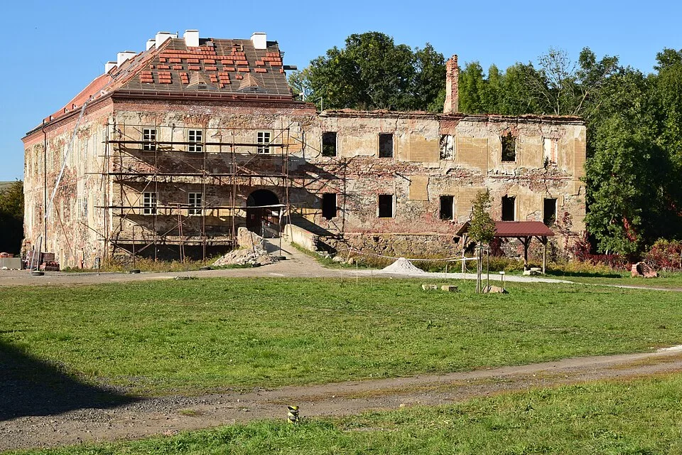 Pětipsy Castle