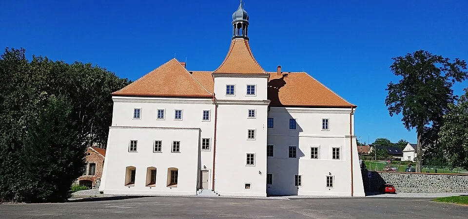 Mirošovice Castle