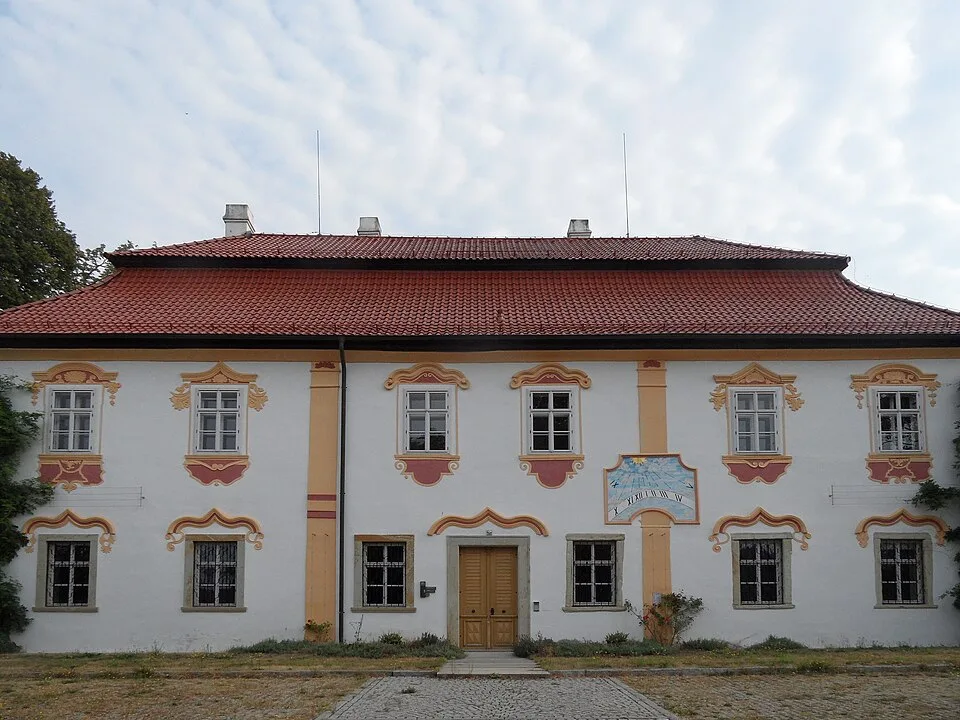 Ostrov Castle