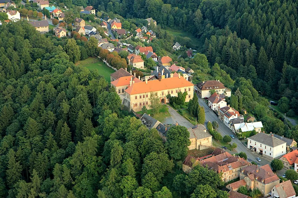 Rataje nad Sázavou Castle