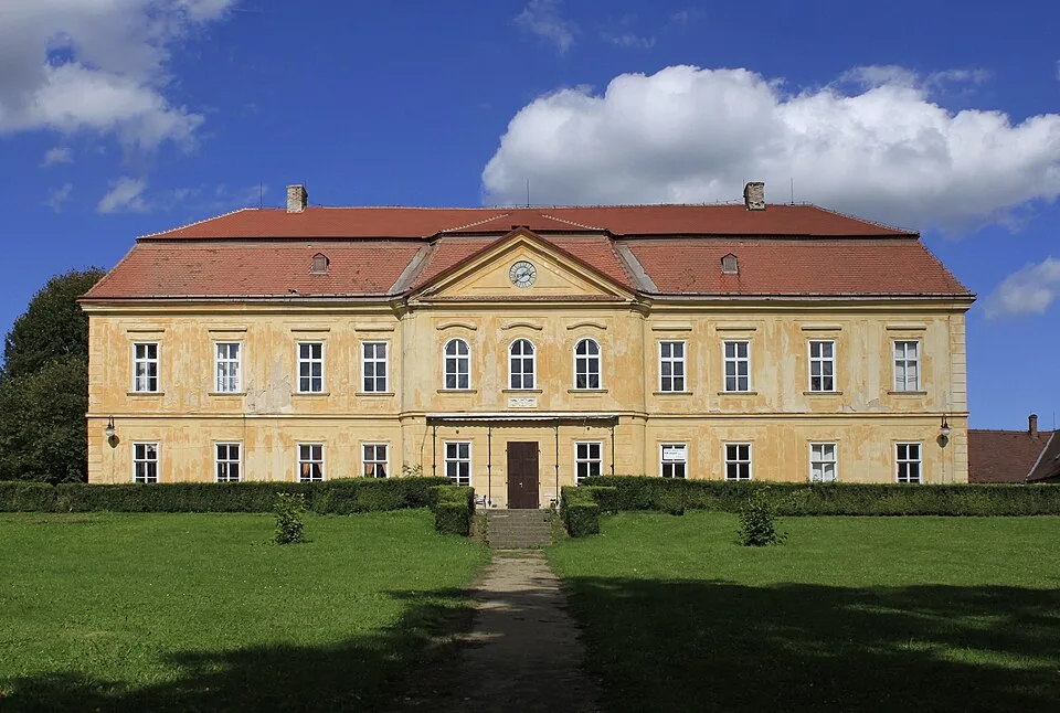 Dukovany Castle