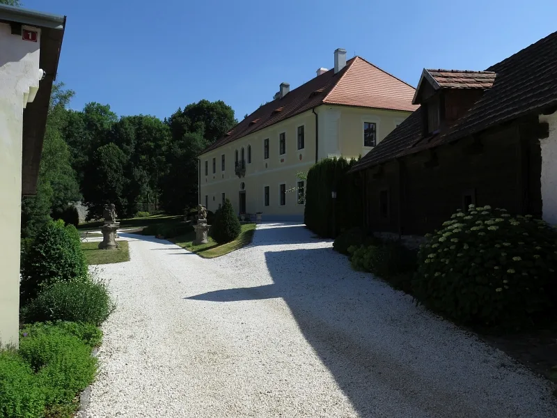 Životice Castle