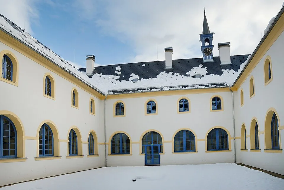 Františkánský klášter Hostinné