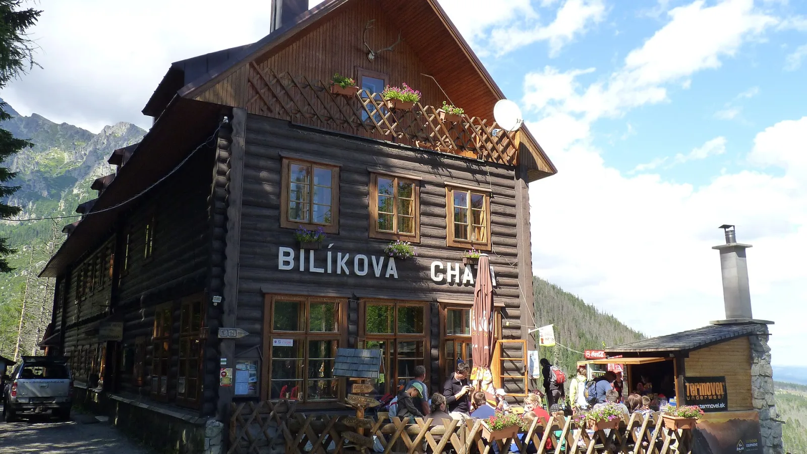 Chata pre veľkú skupinu, rodinu či firmu: ako vybrať a čo dohodnúť