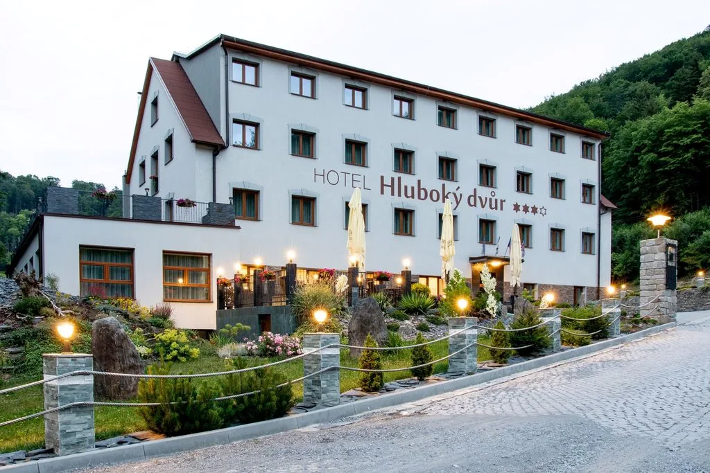 Wellness hotel Hluboký dvůr — HOTEL v obci Hlubočky
