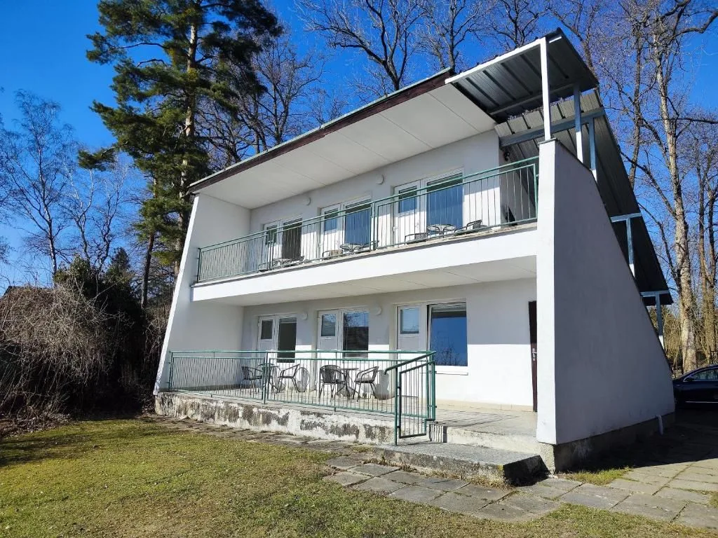 Yacht Club Bezdrev — PANZIÓ itt: Hluboká nad Vltavou