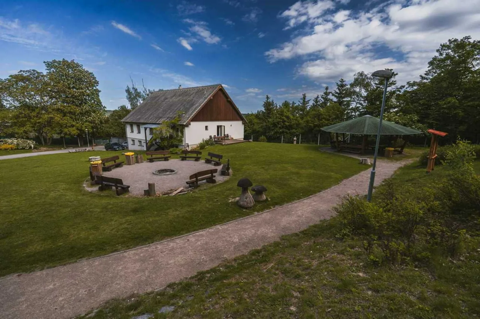 Areál u mravence — APARTMÁN v obci Jinačovice