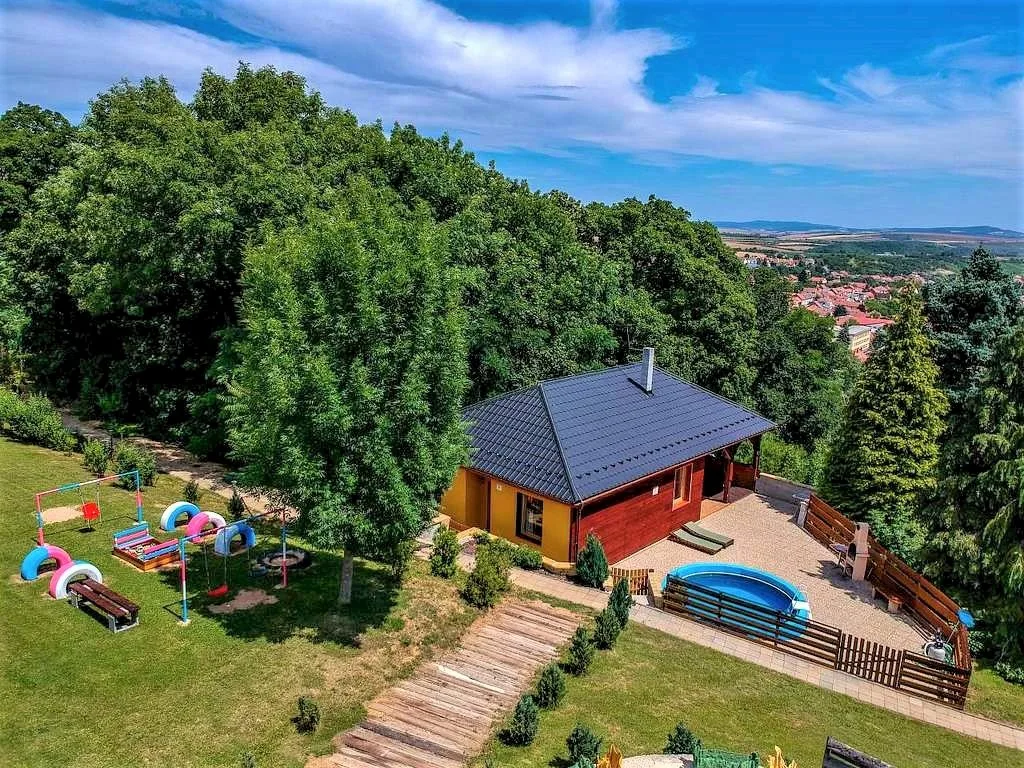 Rekreační dům Orlí Hnízdo — CABIN in Klobouky u Brna