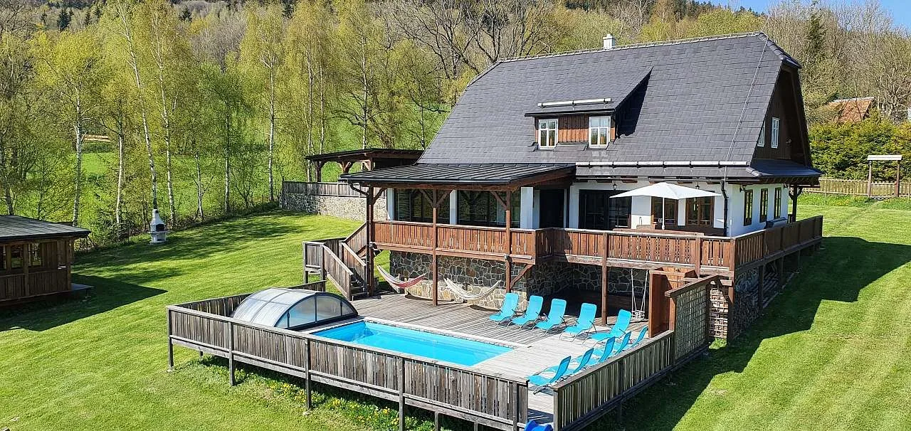 Chalupa u březového háje
