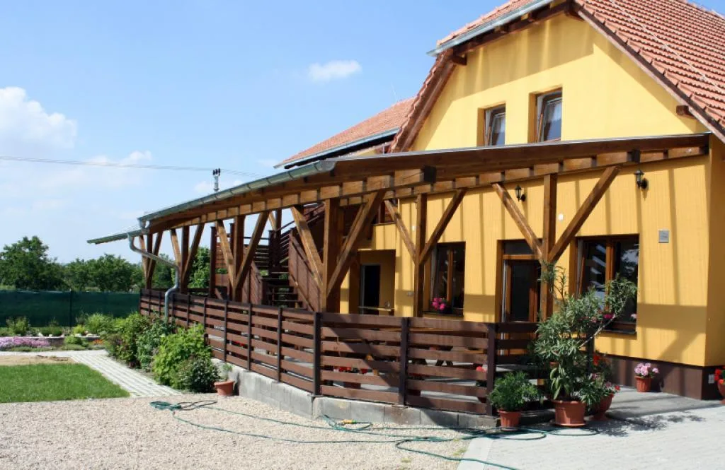 Penzion Selský dvůr — PENZION v obci Moravská Nová Ves