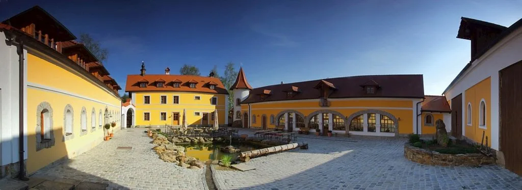 Hotel U Špejcharu — HOTEL v obci Nový Kostel