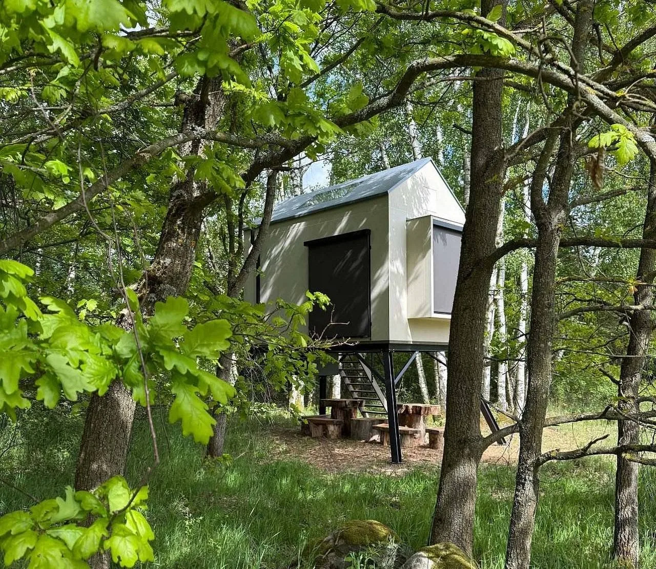 Posed V remízu — GLAMPING v obci Oselce
