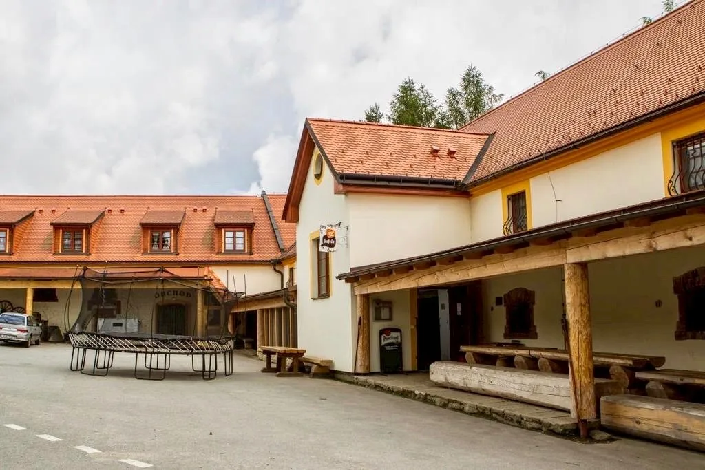 Hospodářský dvůr Bohuslavice s.r.o. — PENZIÓN v obci Bohuslavice