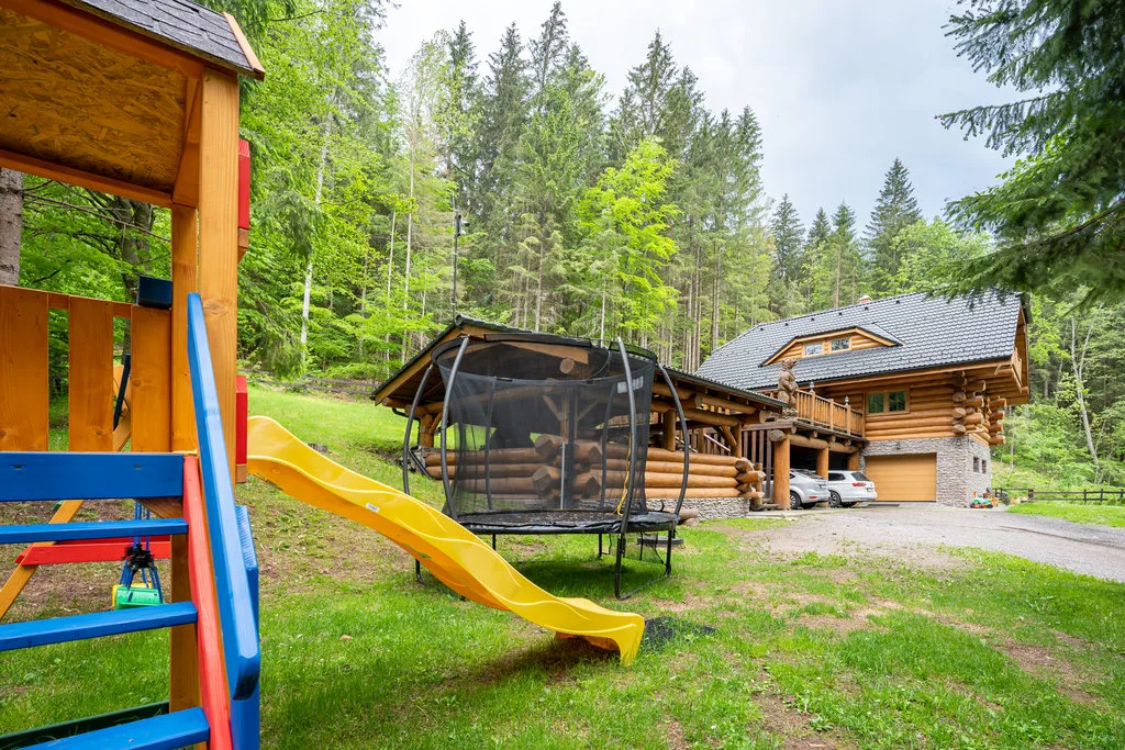 Wellness Zrub Ďurík — DŘEVĚNICE v obci Bystrá