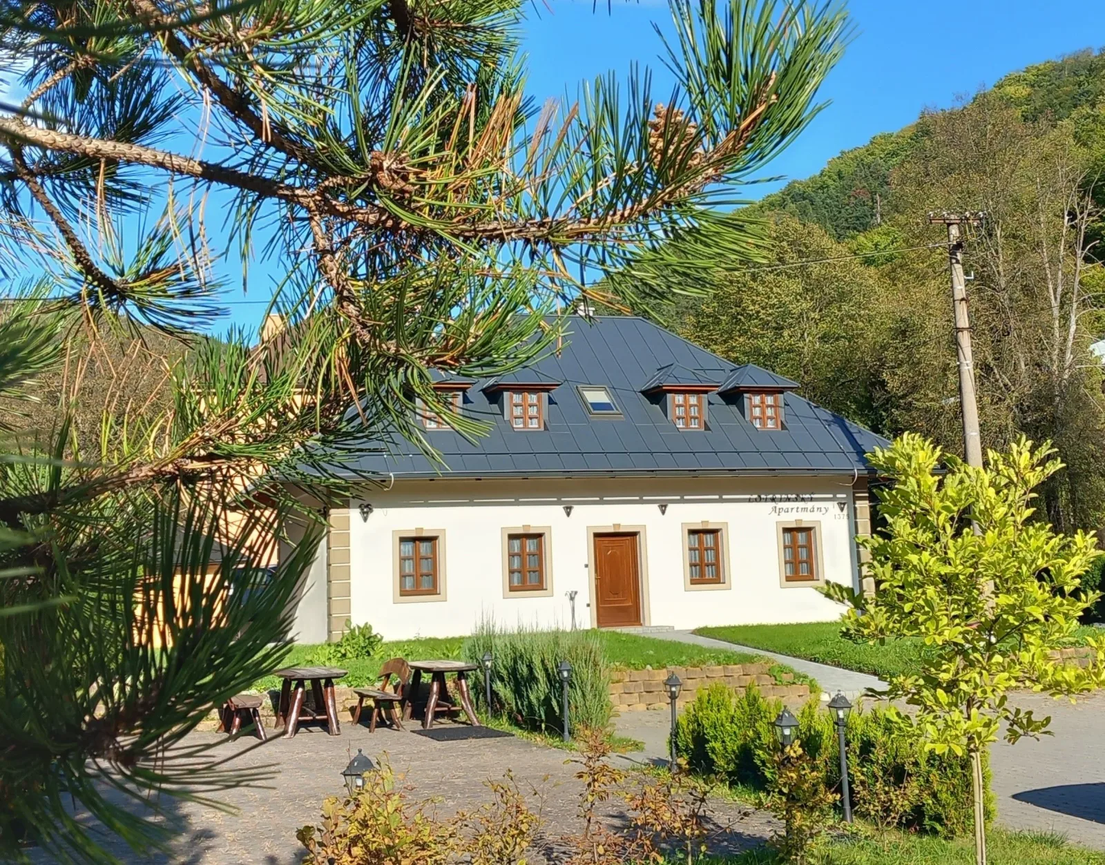 Lotrinsky Apartmány — APARTMÁN v obci Hodruša - Hámre
