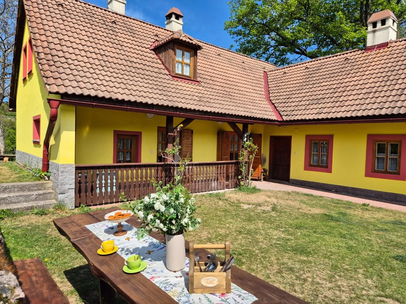 Chalupa pod lipou — CHALUPA v obci Hodruša - Hámre