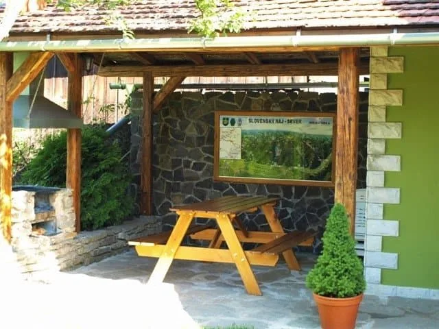 Zelená chalúpka a domček — fotografia 4
