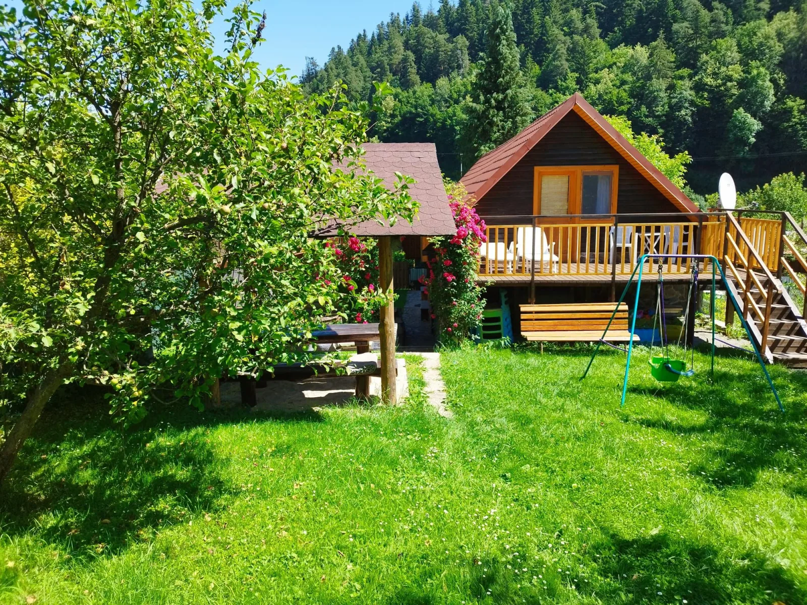 Drevenica Alica — DREVENICA v obci Hronec