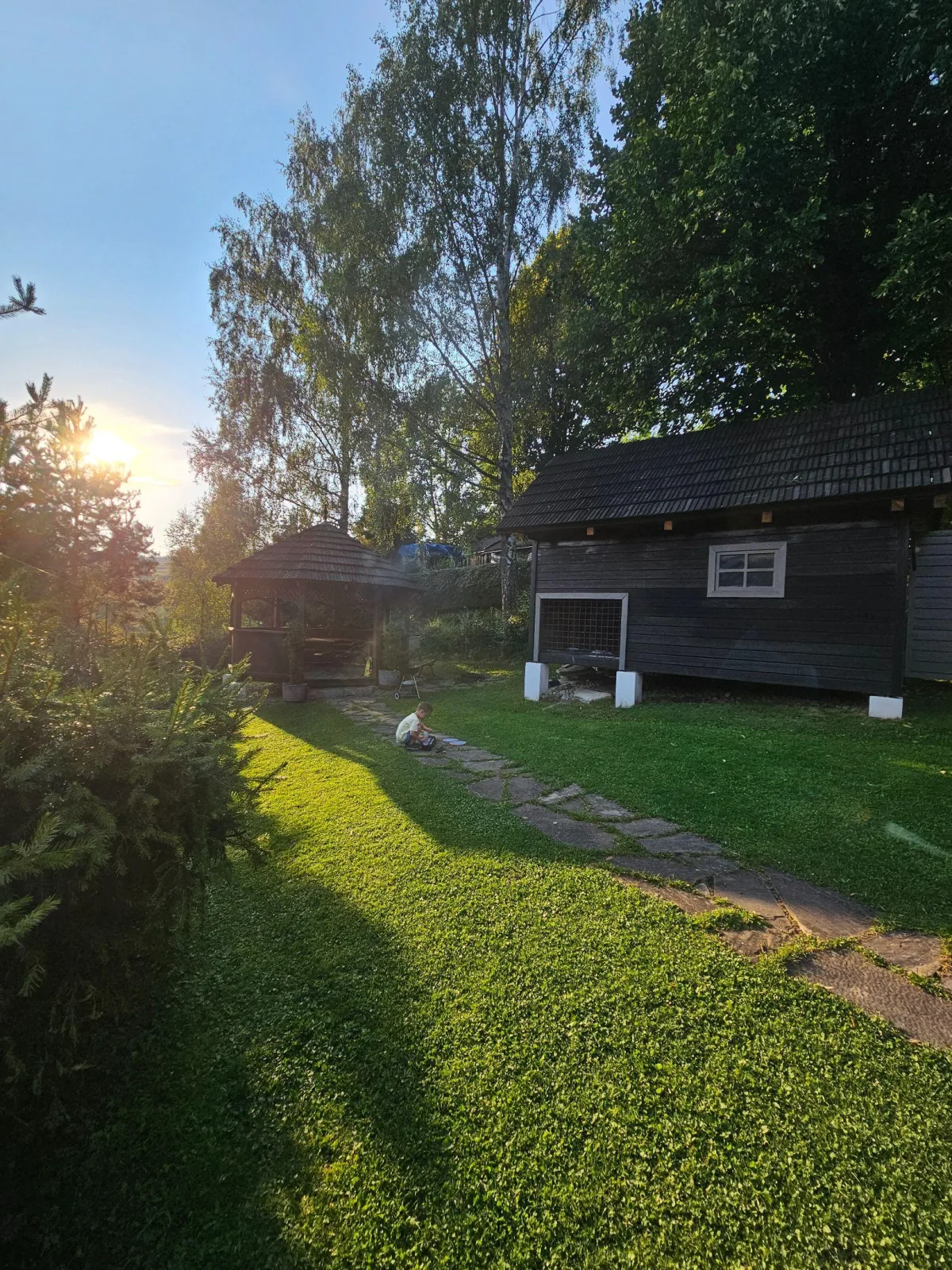 Chalupa pod skleným vŕškom — fotografie 3