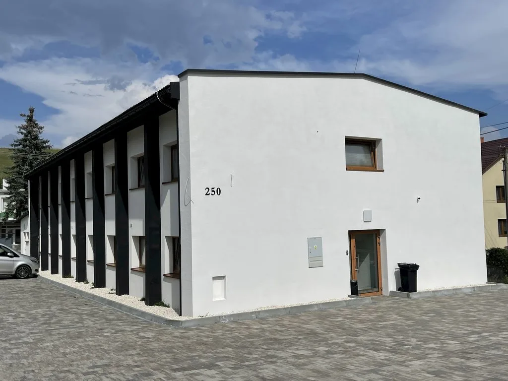 Apartmotel ANROE — APARTMÁN v obci Chminianska Nová Ves