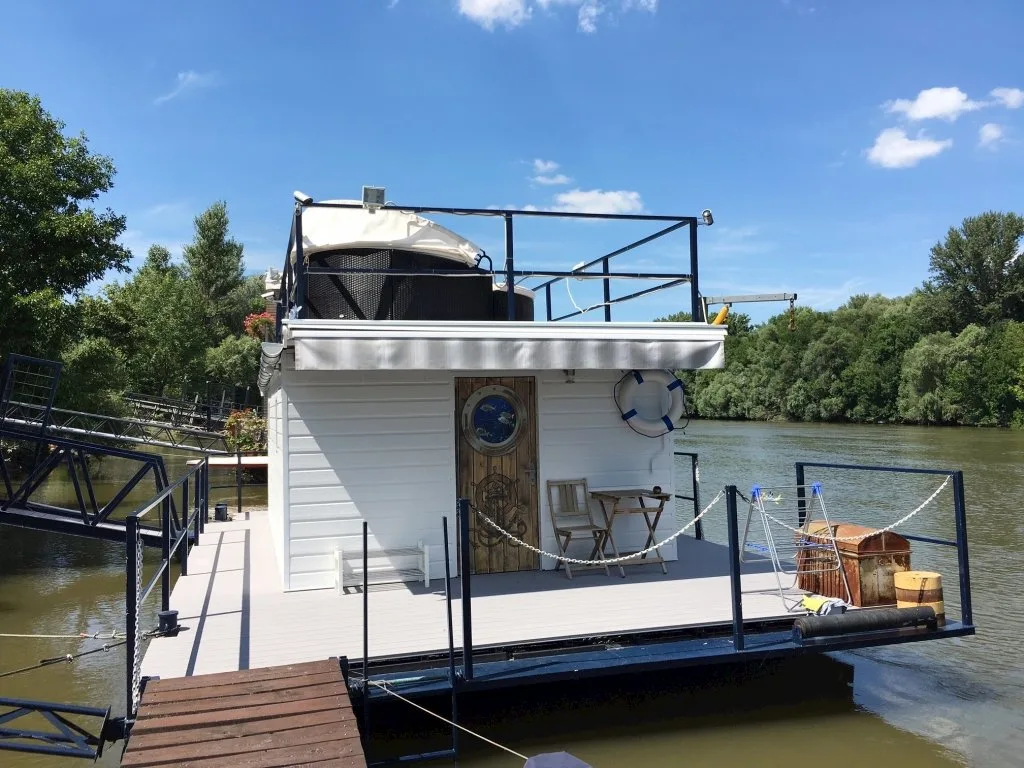 Hausboat - Život je dobrý — FAHÁZ itt: Komárno