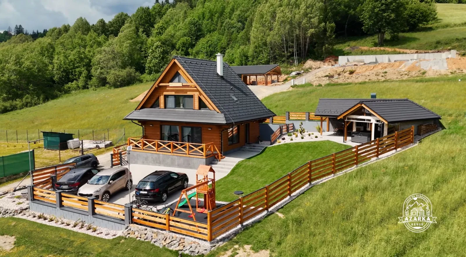 Zrub Azarka s vírivkou a saunou — CHATA v obci Beňuš