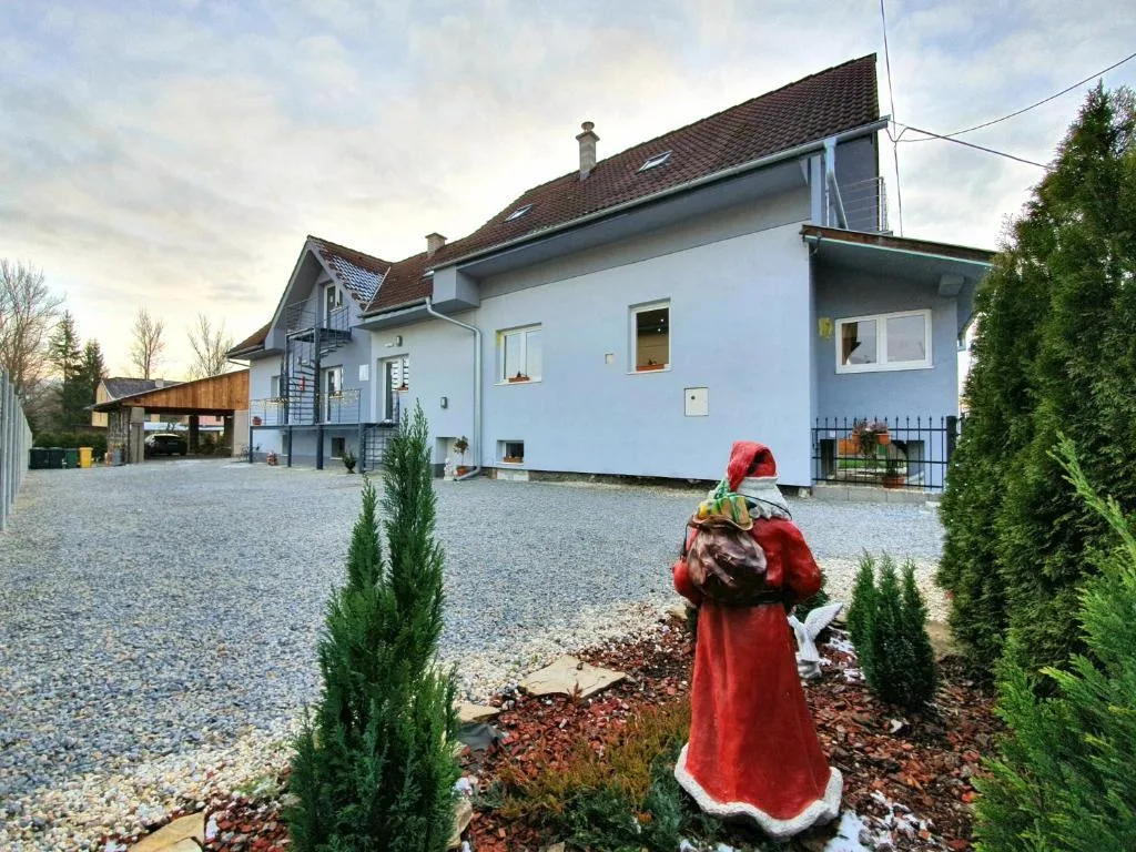 Apartmány Miluška — APARTMÁN v obci Bešeňová