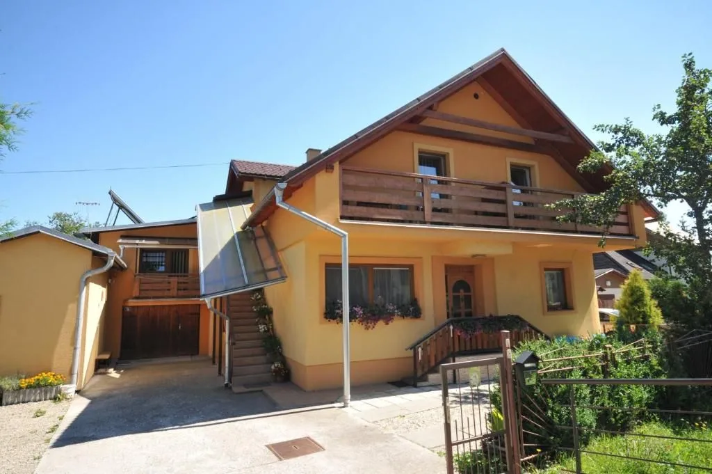 Apartmány Zachar — APARTMÁN v obci Bešeňová