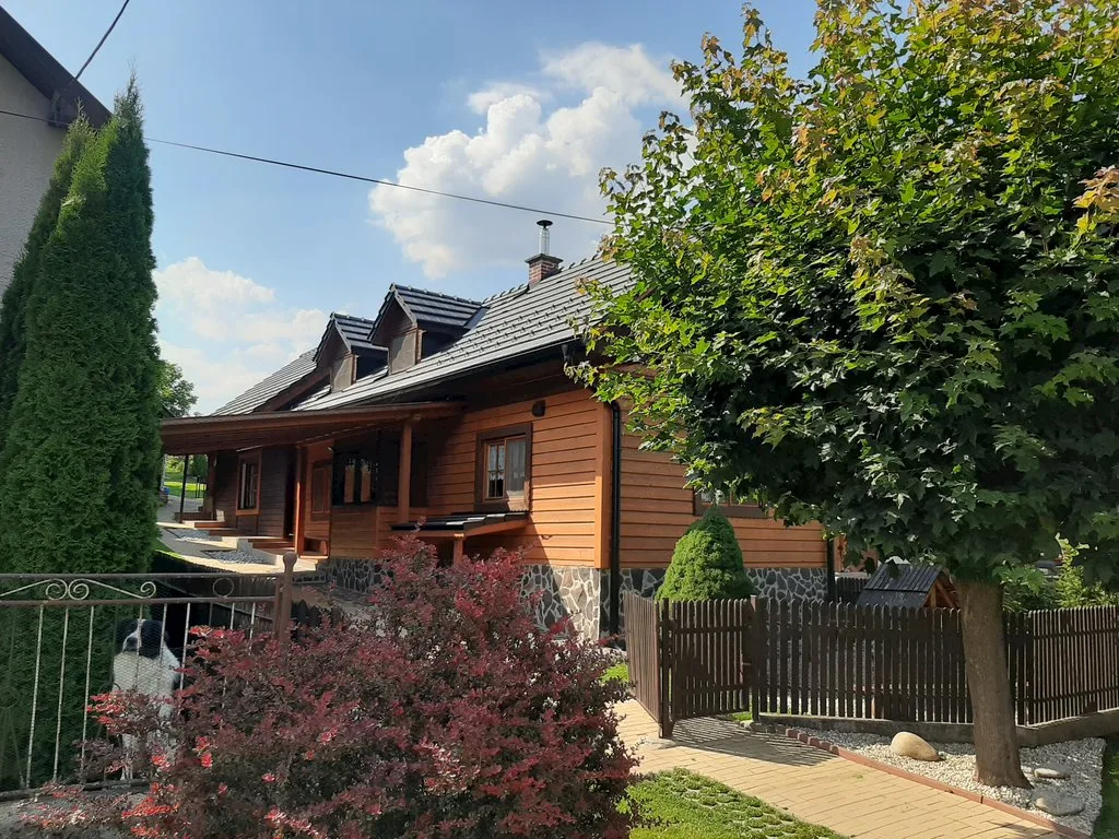 Drevenica u Štěchov — DOM Z BALI w Ľubeľa