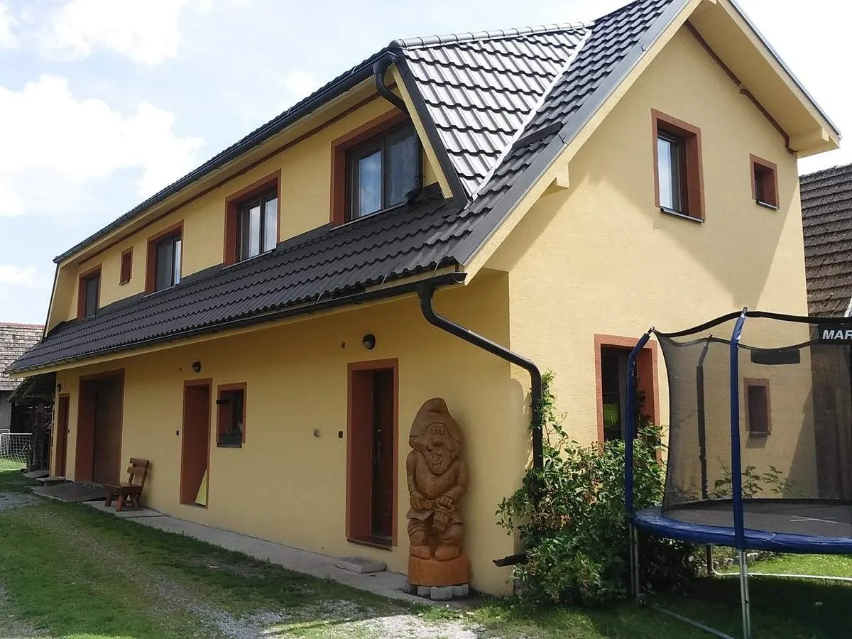 Ubytovanie u Rezbára — APARTMÁN v obci Podbiel