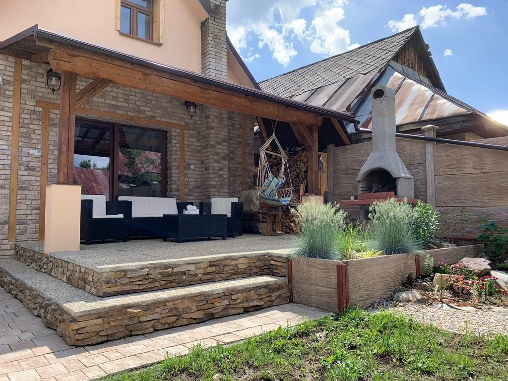 Chalupa Štúrka — COTTAGE in Polomka