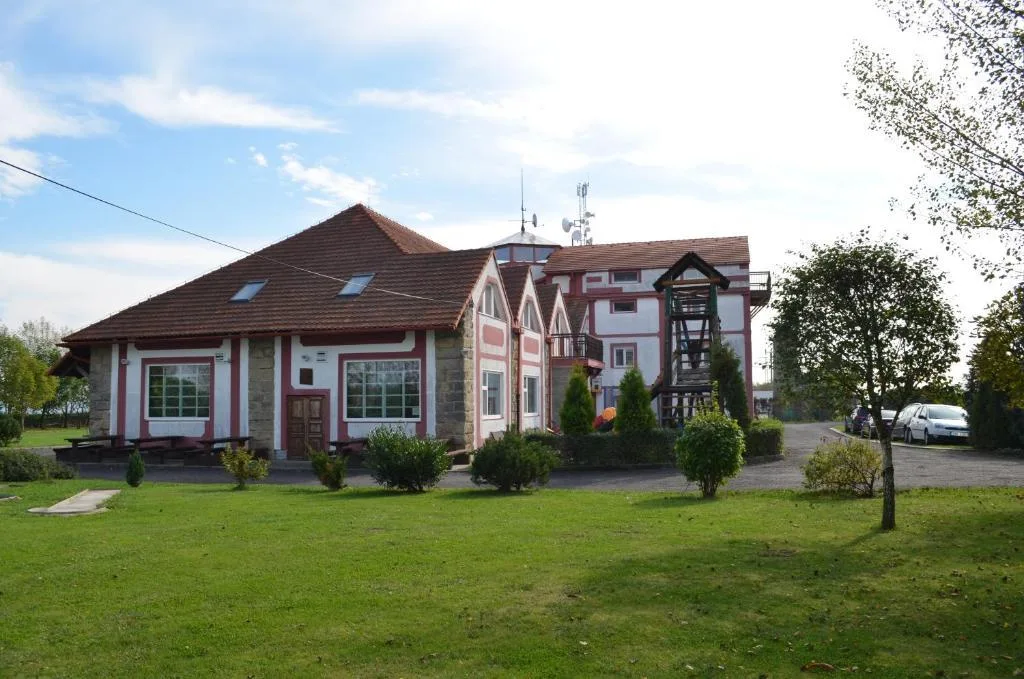 Famozclub — HOTEL v obci Bakov nad Jizerou