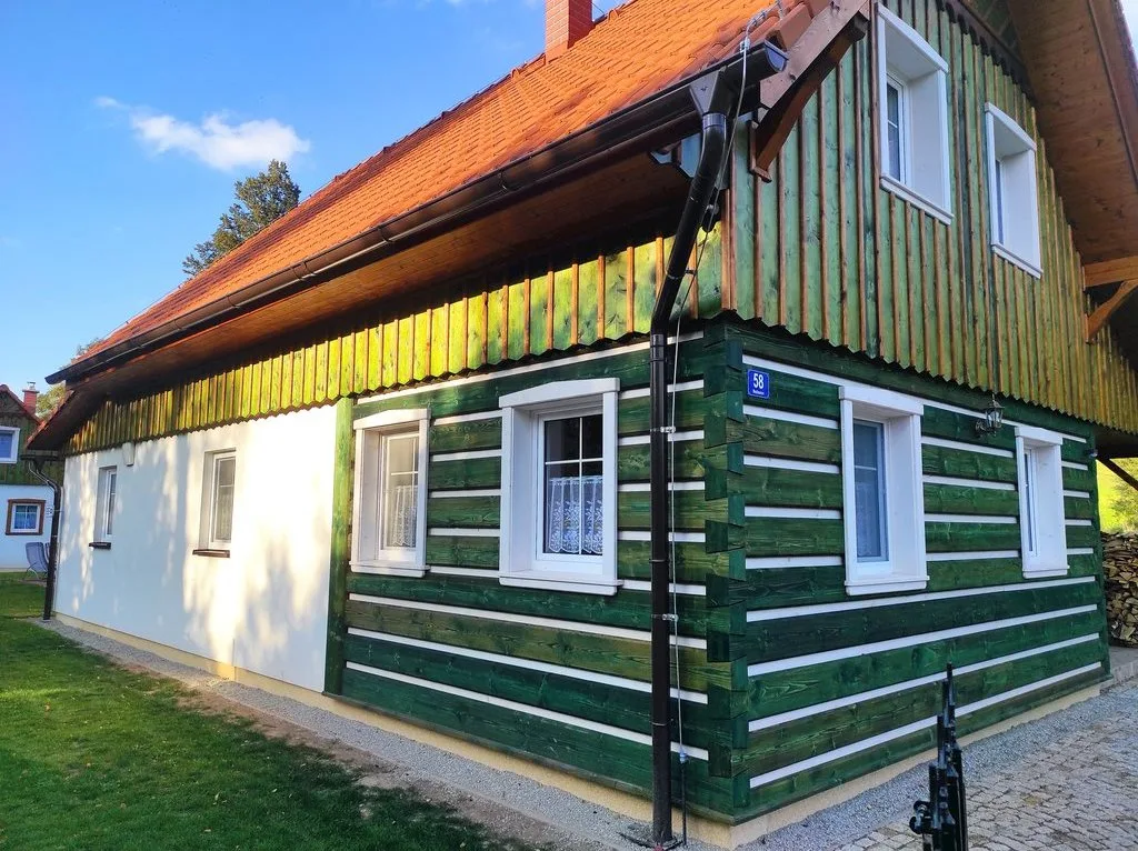 Roubenka u potoka