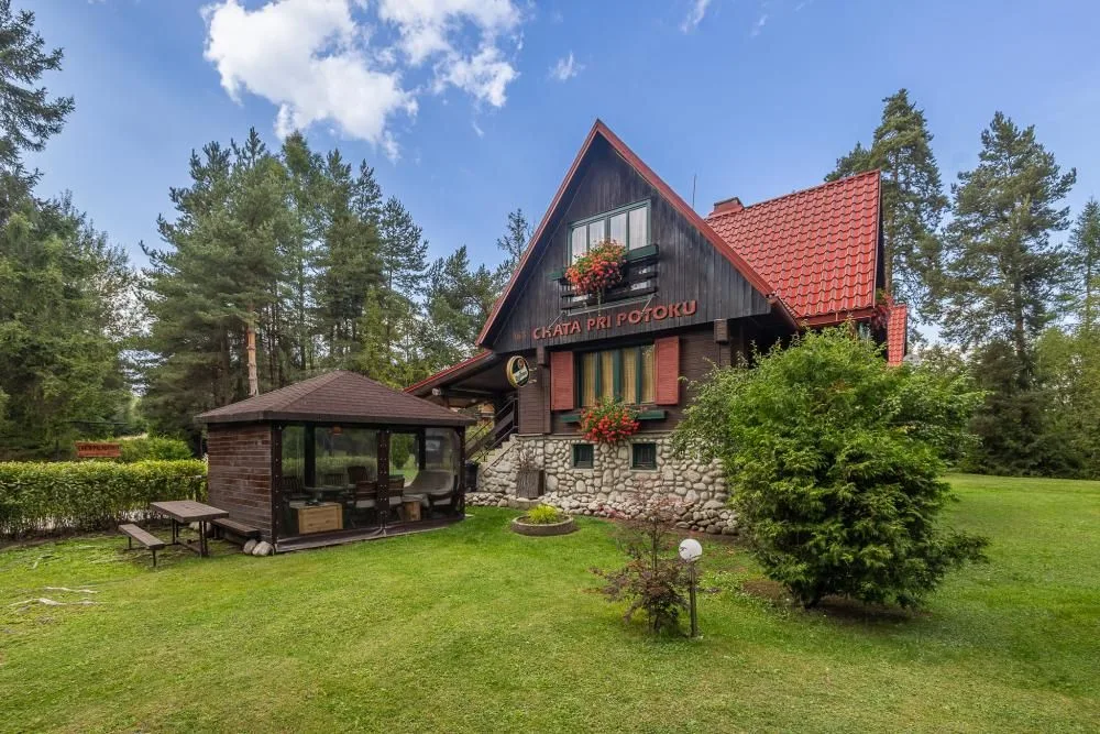 Chata pri potoku — HÜTTE in Stará Lesná