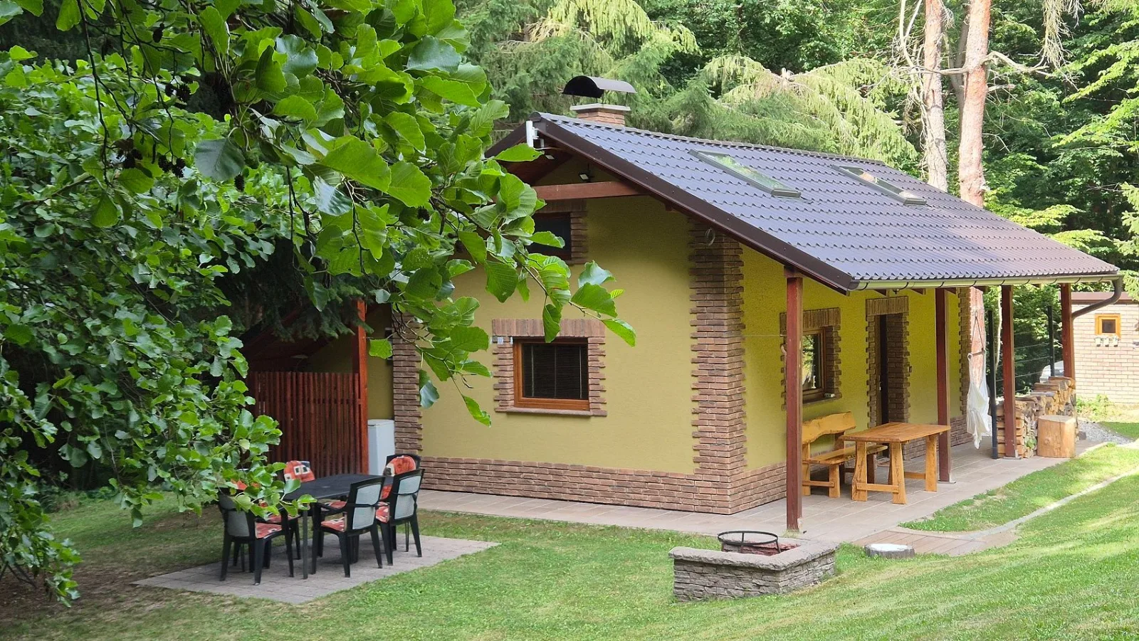 Chalúpka pri prameni — CHALUPA v obci Trenčianska Turná