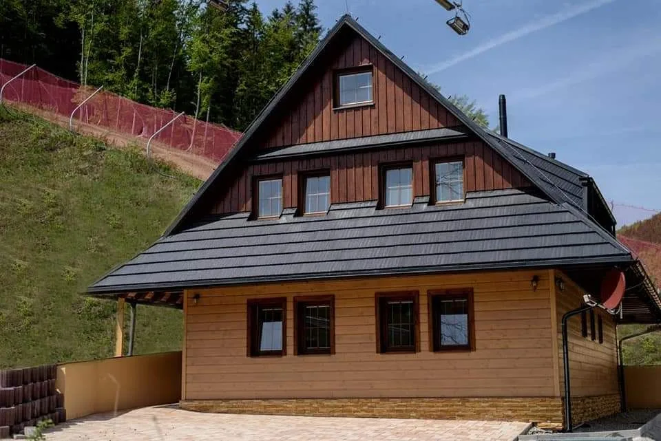 Apartmány pri zjazdovke - Chata Borovica — APARTAMENT w Valča