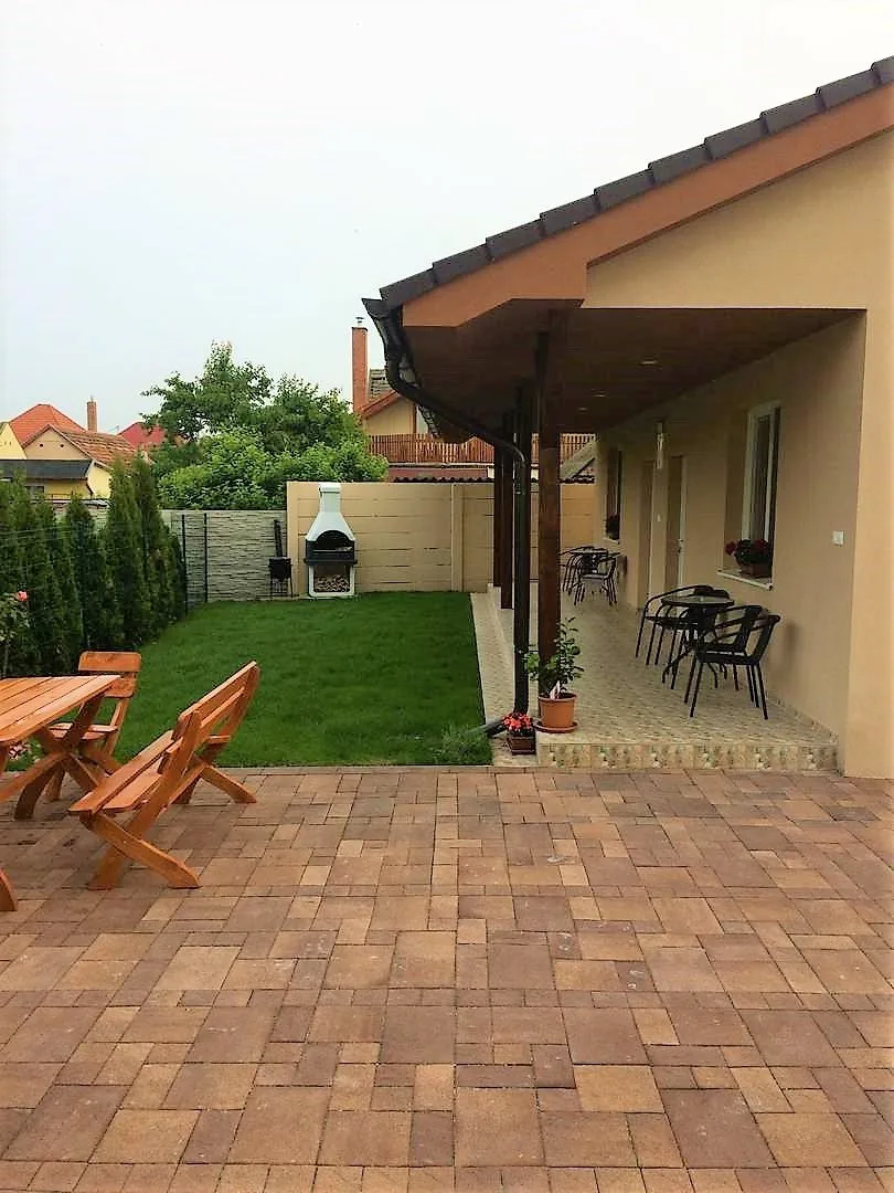 Apartmán Kolibri — APARTMÁN v obci Veľký Meder