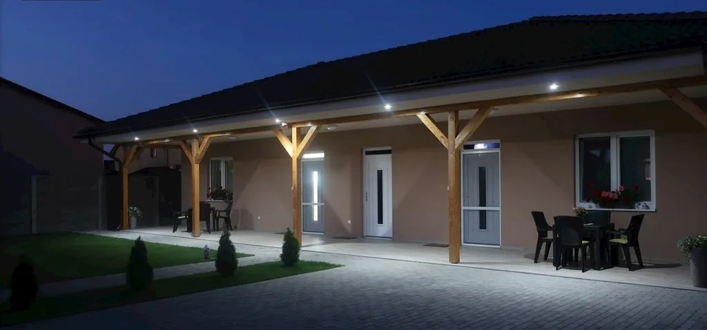 Apartmánový dom ZOÉ — APARTAMENT w Veľký Meder