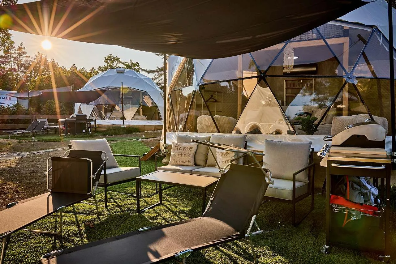 Glamping Slapy — GLAMPING itt: Rabyně
