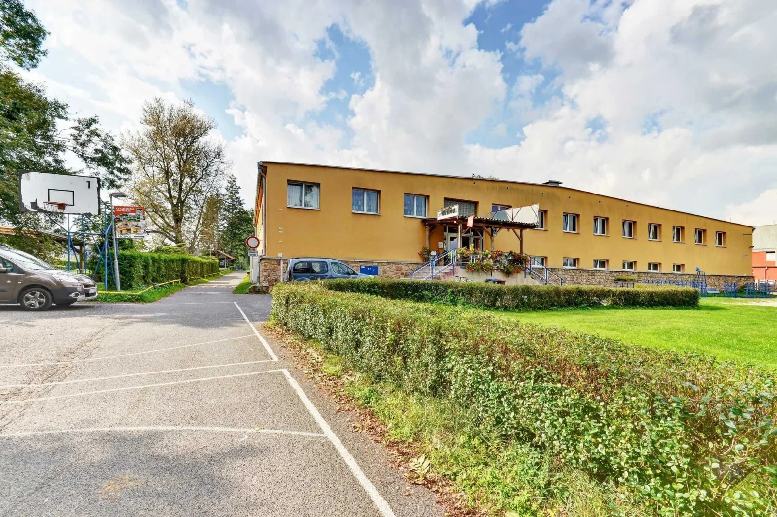 Sporthotel BK Pod Lipou — HOTEL v obci Roudnice nad Labem