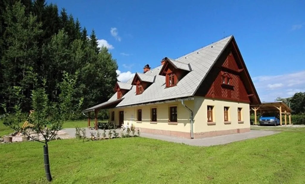 Chata Pod Lesem a Teepee — CABIN in Rudník