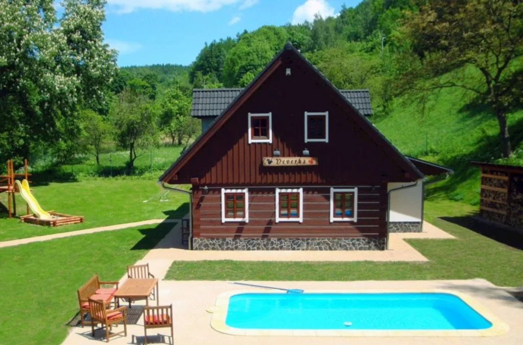 Roubenka Veverka — COTTAGE in Rudník