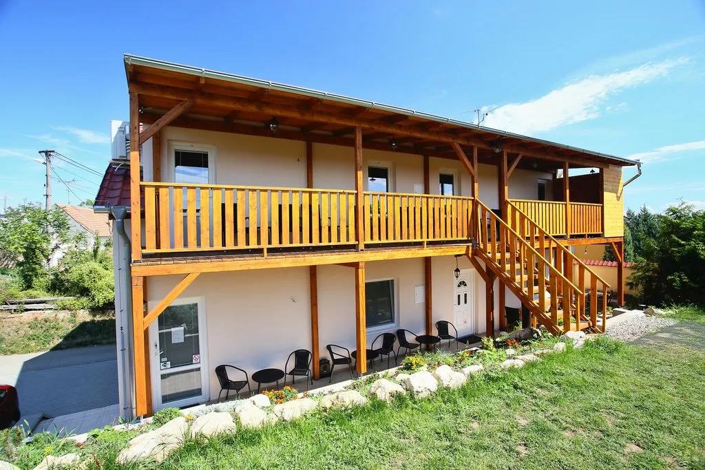 Penzion U Vinice — PENSION in Sedlec