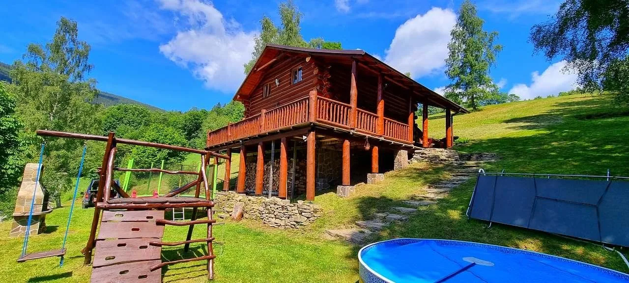 Kanadský srub Stříbrnice — FAHÁZ itt: Stříbrnice
