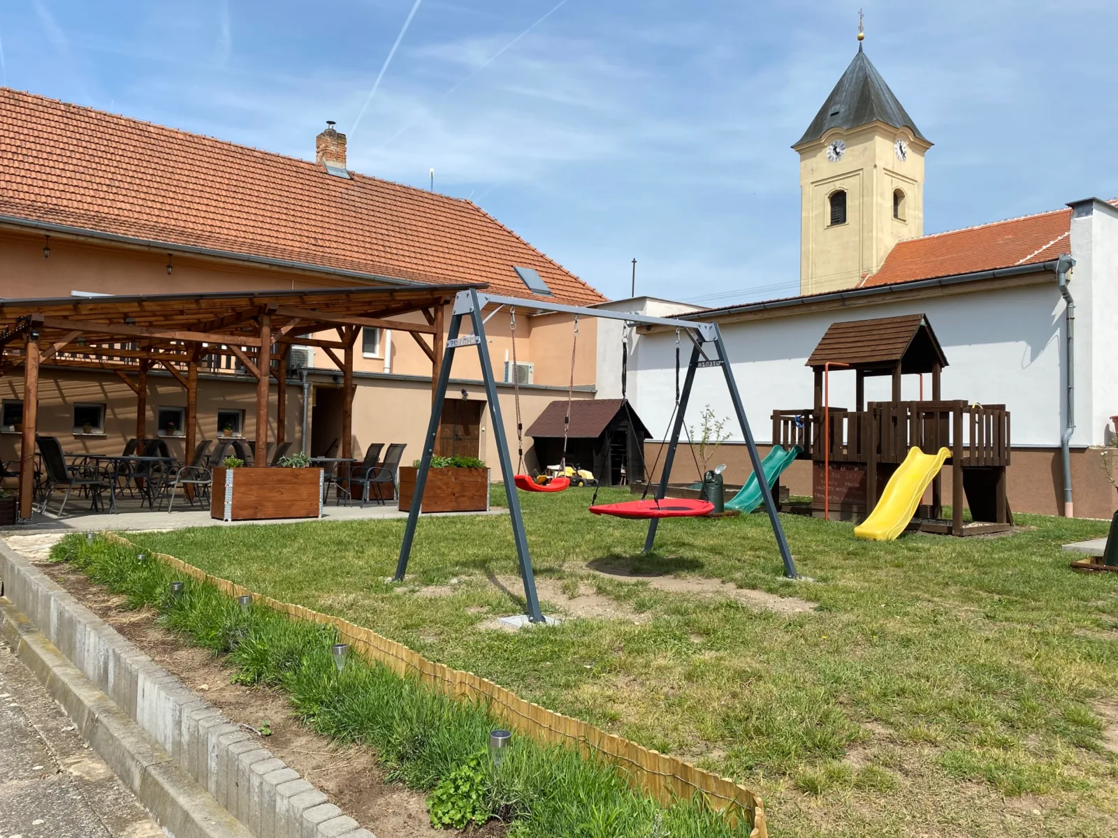 Moravský statek Strachotín — PENZIÓN v obci Strachotín