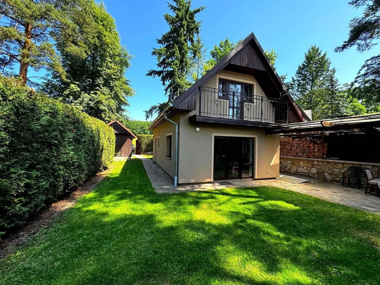 Chata u Soutoku — CABIN in Týn nad Vltavou