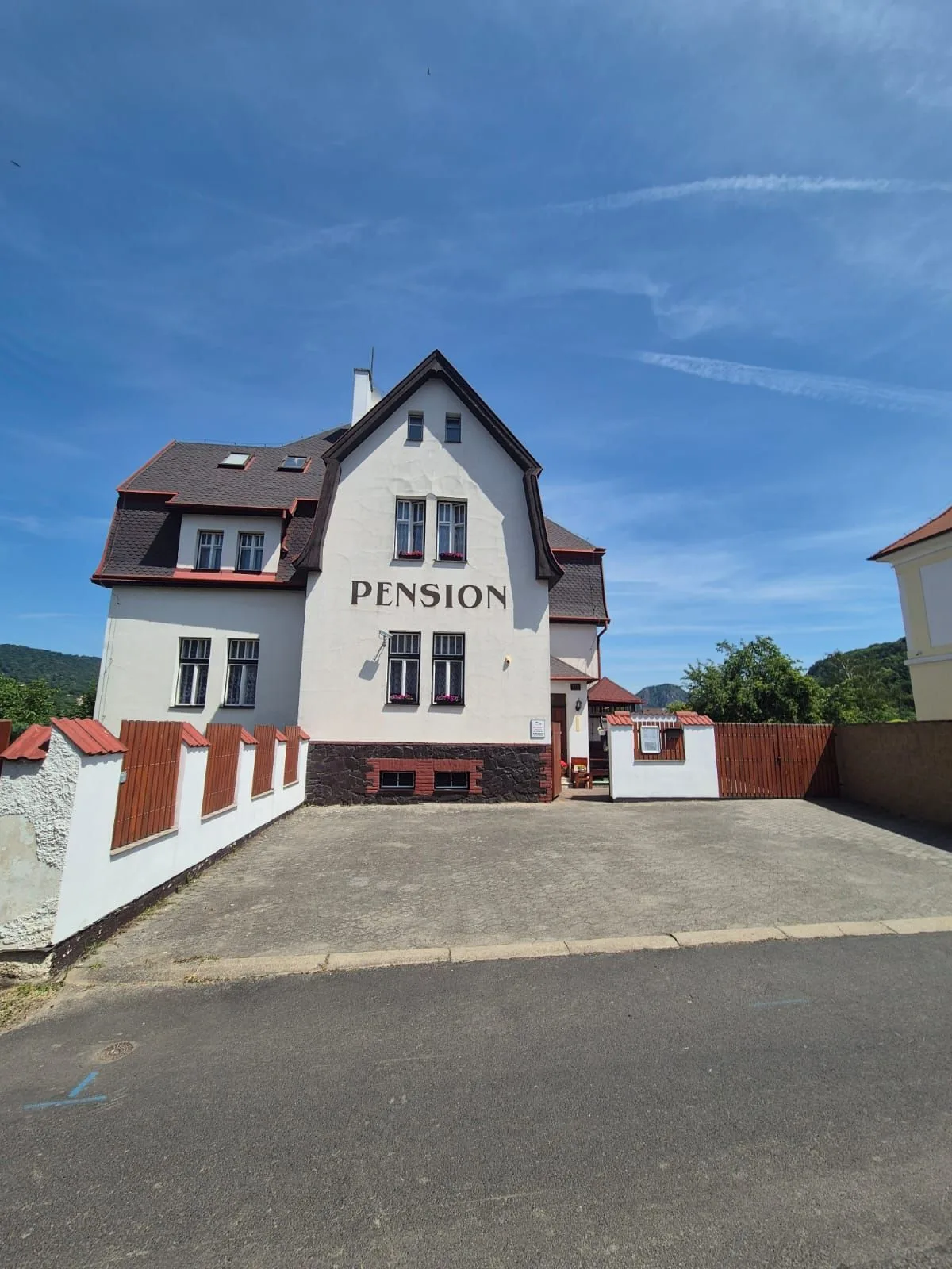 Pension Stará fara Svádov — PENSJONAT w Ústí nad Labem