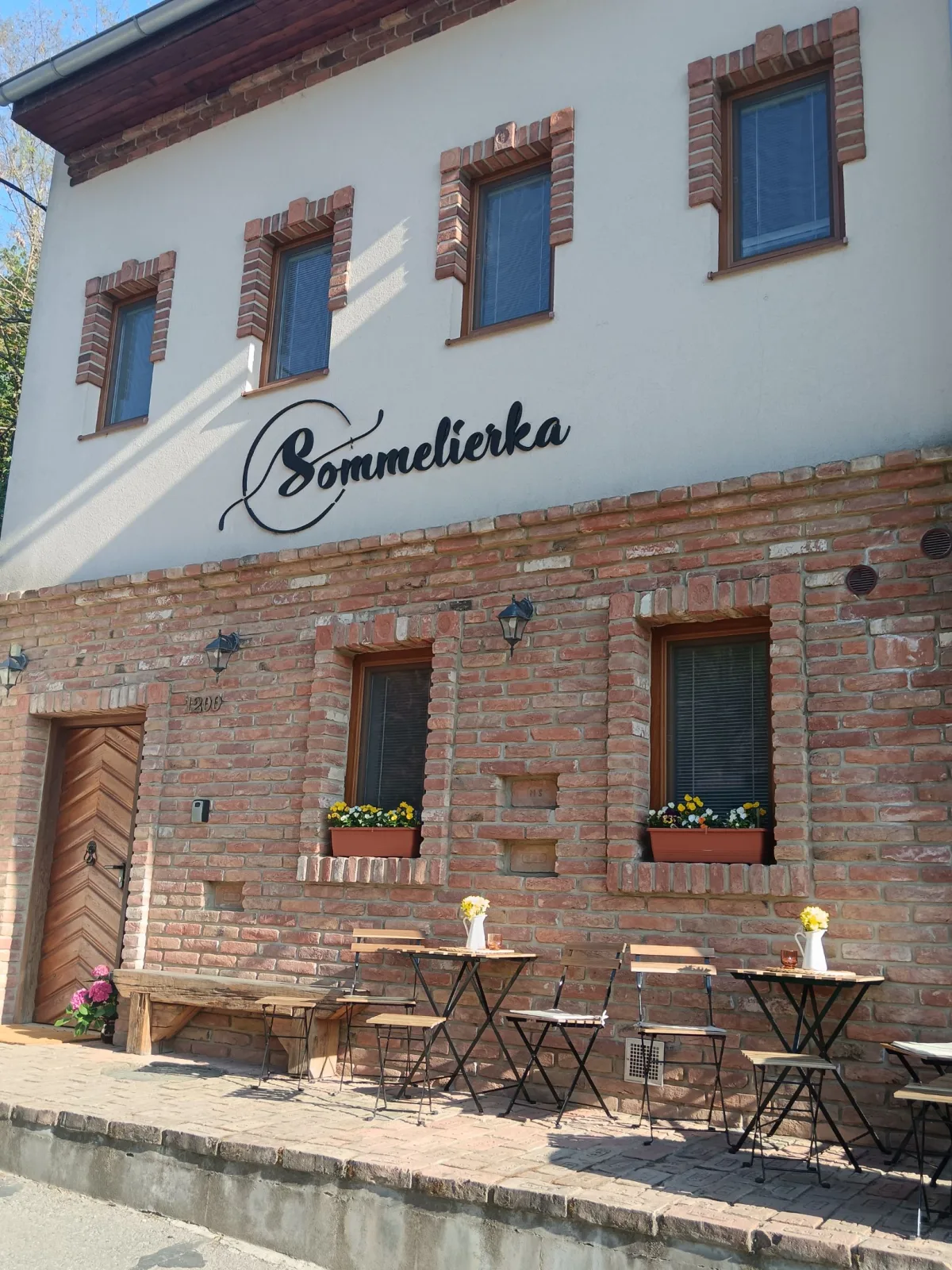 Sommeliérka — PANZIÓ itt: Valtice